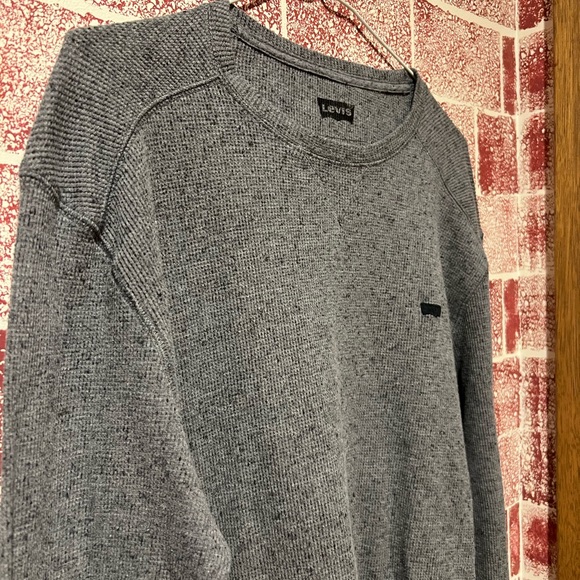 Levi’s Waffle Knit Long Sleeve Shirt - Picture 2 of 2